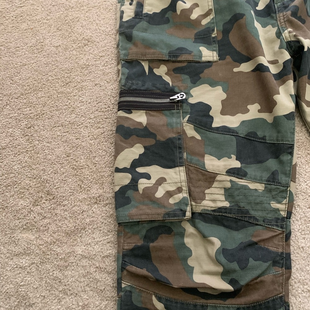 BUNDLED-True Religion and Decibel Camouflage Jeans and shorts - Picture 11 of 16